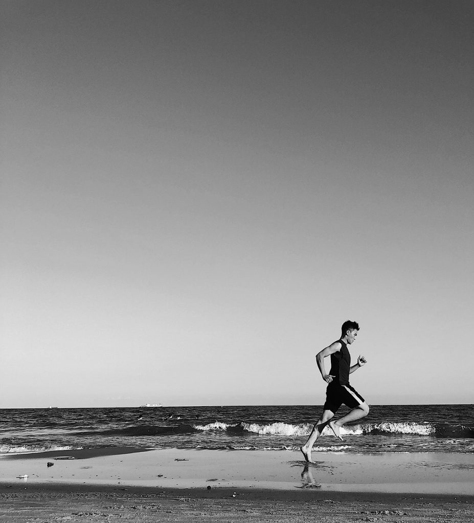 run, beach, ocean, people, fitness, happy, sea, nature, running, gray beach, gray fitness, gray happy, gray sea, gray ocean, gray running, gray workout, gray run, gray happiness